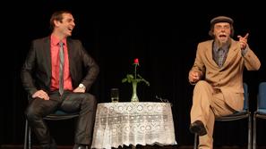 Stara mačka na kvizu Lepo je biti star