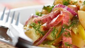 Krompirjevo solato priredite po svoje. (Foto: Shutterstock)