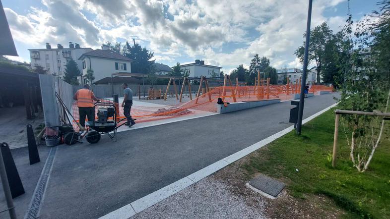 Zaprt del novega Bleiweisovega parka v Kranju