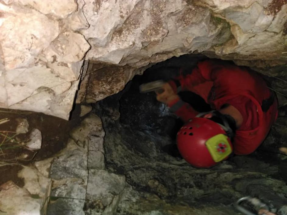 Reševanje iz jame pri Sežani