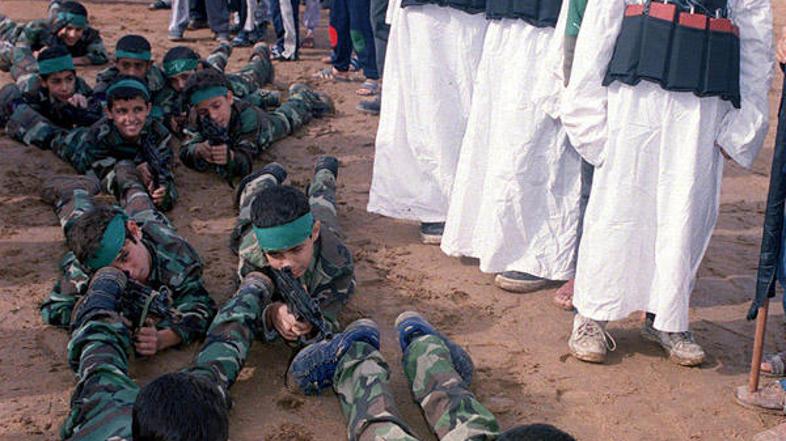 Po navajanju virov iz pakistanske vojske naj bi karizmatični vodje za enega otro