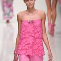 Poživite svojo garderobo z rožnatimi oblačili. (Foto: Imaxtree)