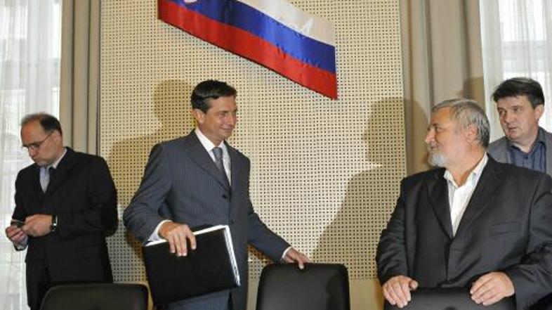 Pahor je napovedal, da bo vlada zakonske predloge za strukturne spremembe predst