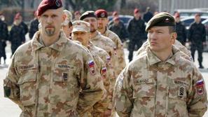 Slovenski vojaki bi, če bi čakali na Američane, v Afganistanu morali ostati do k
