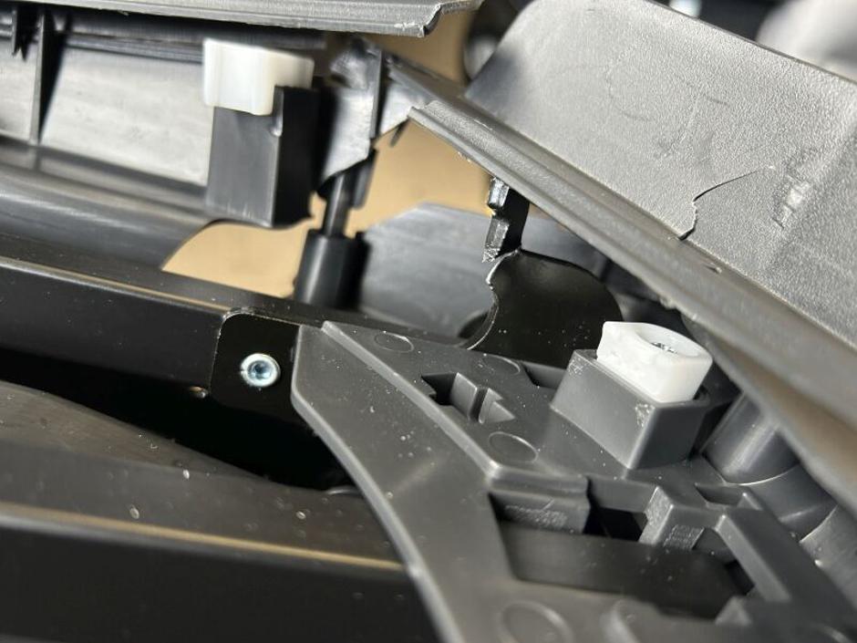 Test nevarnega otroškega sedeža | Avtor: AMZS