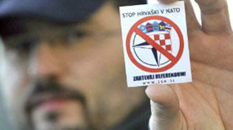 SSN ni uspela zbrati potrebnih 40.000 podpisov. Sedaj so na ustavnem sodišču vlo