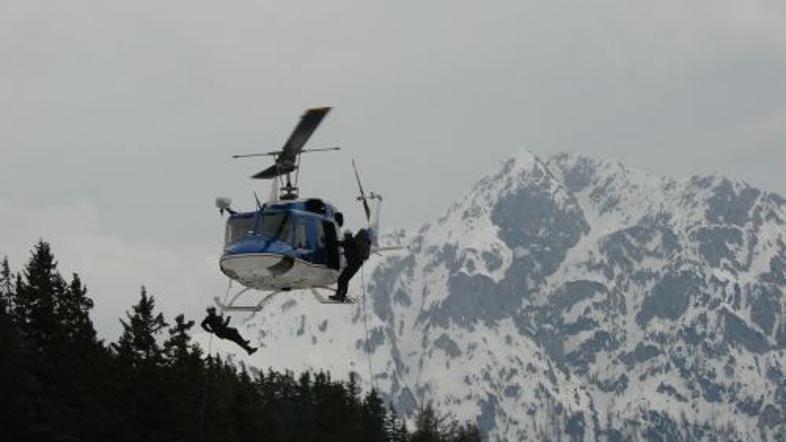 Policijski helikopter