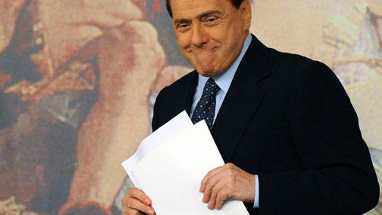 Berlusconijev predstavnik se je na obtožbe že odzval in dejal, da so tudi te del