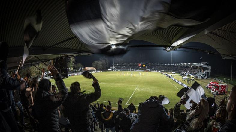 Mura Fazanerija reflektorji