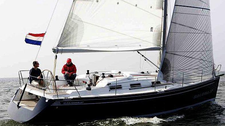 Jadrnica Salona 37, narejena pri Seawayu, je postala jadrnica letošnjega leta ta