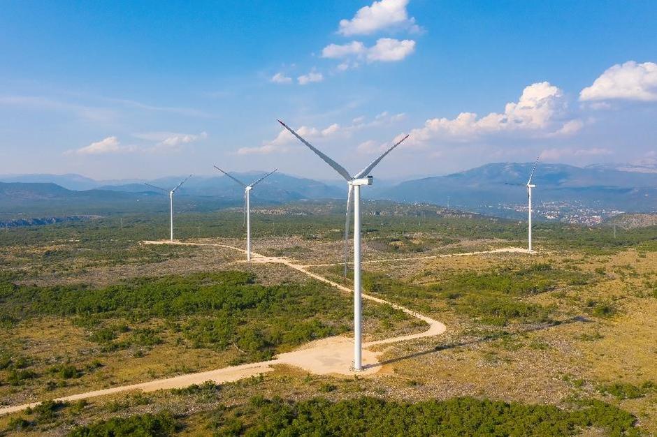 Petrol | Avtor: Petrol