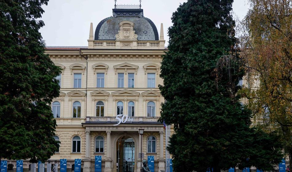 Univerze in višje šole odprle prijave, na voljo novi študijski programi