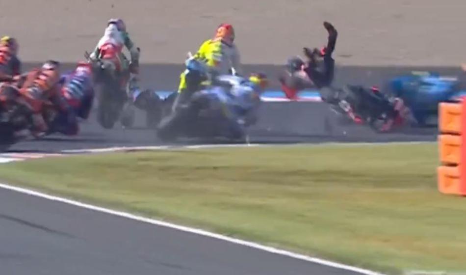 Marc utrpel enega redkih porazov, grozljiv padec in poškodba svetovnega prvaka