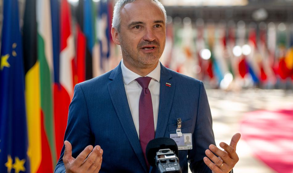 Novo glede ministrovega nakupa, ki dviguje prah: "Gre za dve različni zadevi"