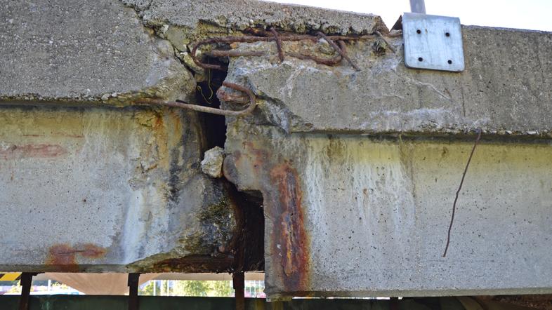 Zapora mostu v Kranju