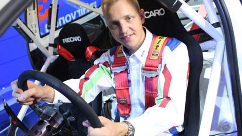 Mikko Hirvonen, reli dirkač Forda, na avtomobilskem sejmu v Frankfurtu