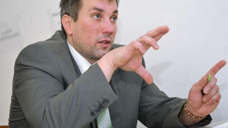 Križančič je kritičen do protestiranja zapornikov glede razmer v zaporih.