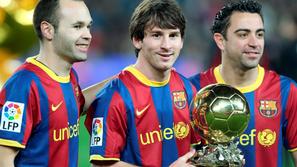 Lionel Messi je leta 2011 osvojil zlato žogo pred soigralcema Xavijem Hernándezo