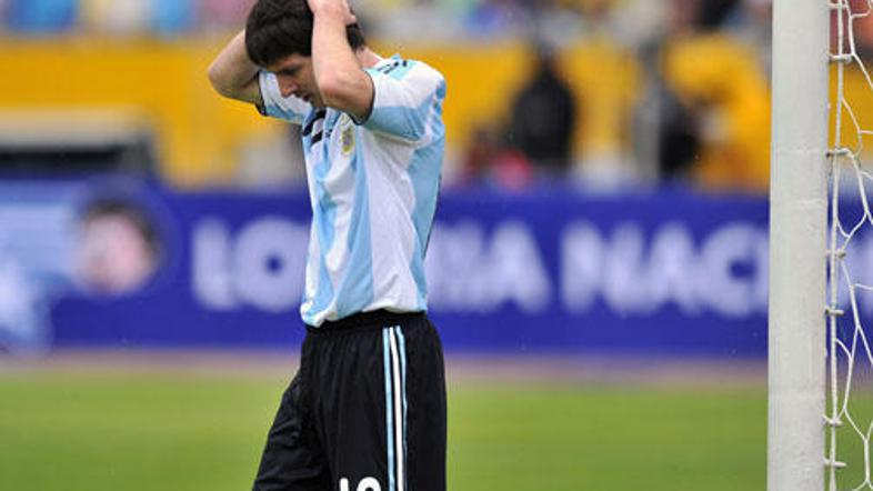 Lionel Messi ni mogel skriti razočaranja in obupa ob četrtem porazu Argentine.
