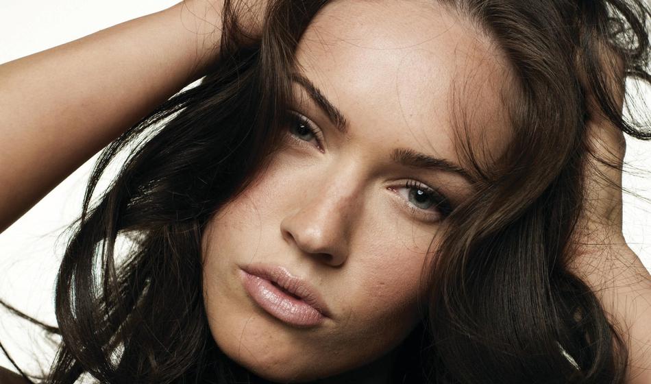 Tako je po štirih otrocih danes videti 39-letna Megan Fox