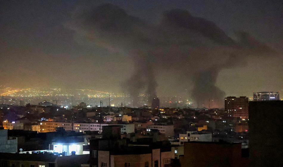 Izpoved iz Irana: "Ne vidiš ga, ampak slišiš. In zgrabi te strah …"