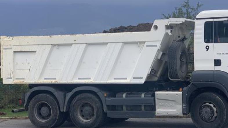 prekomerno naložen tovor