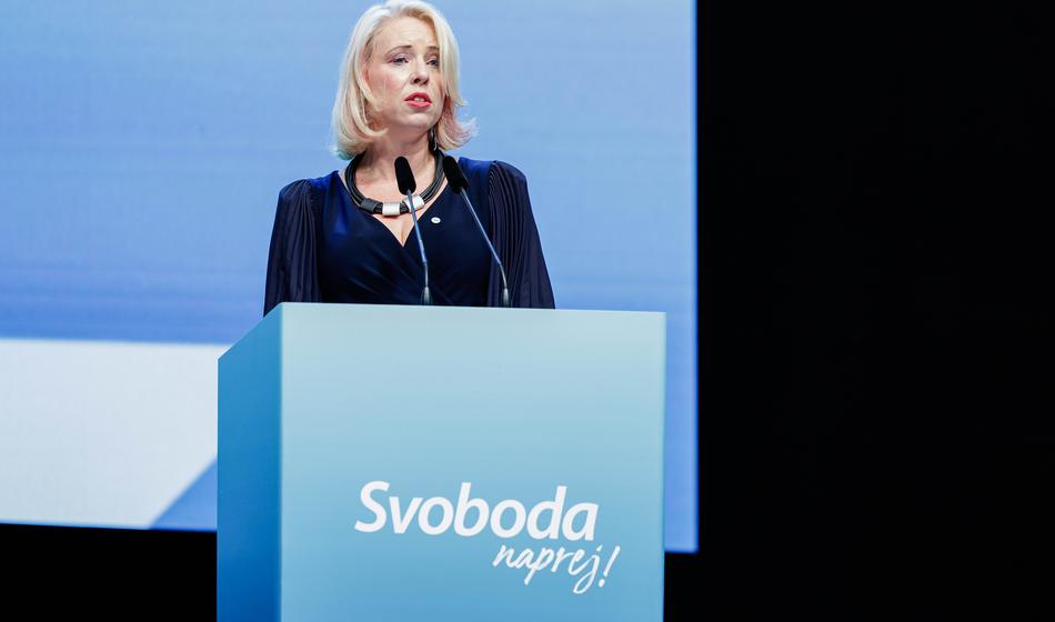 Urška Klakočar Zupančič objavila fotografijo 13-letnih sinov