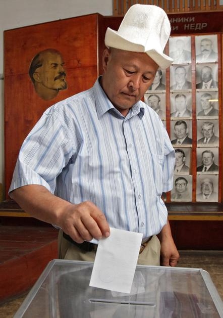 Gruzija, referendum, volitve