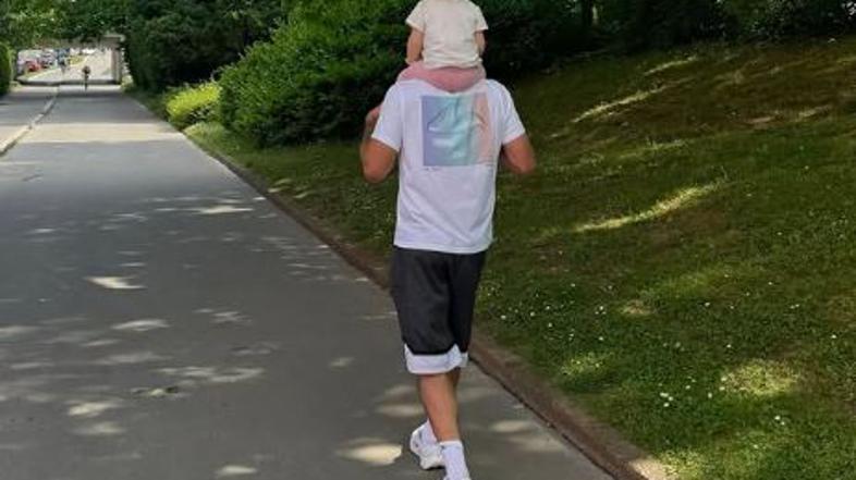 Luka Dončić s hčerkama