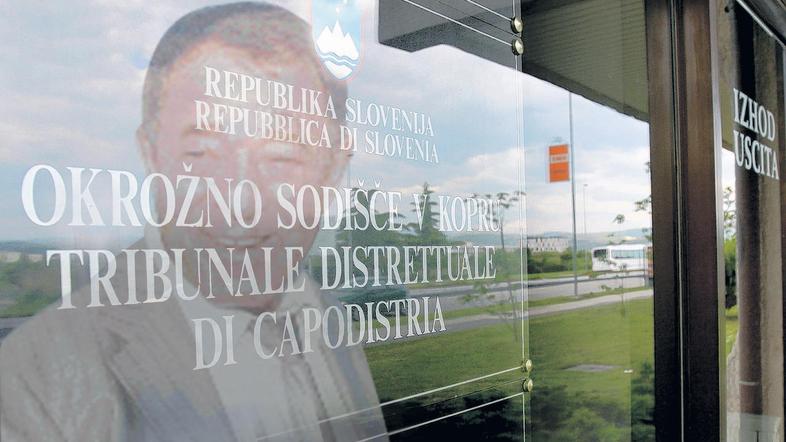 "To je novinarski stampedo!" je naše poročanje komentiral Marko Bošnjak iz Čefer