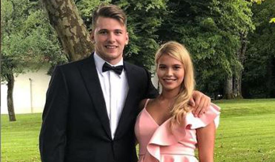 Tuji mediji trdijo, da je na tem posnetku Anamaria Goltes