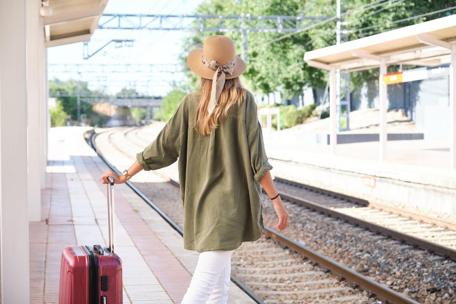 Potovanje, vlak, izlet, kovček, železniška postaja | Avtor: Profimedia