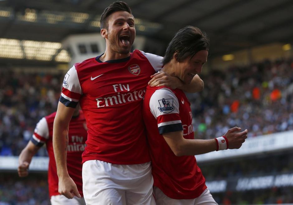 Giroud Rosicky Tottenham Arsenal EPL | Avtor: Reuters