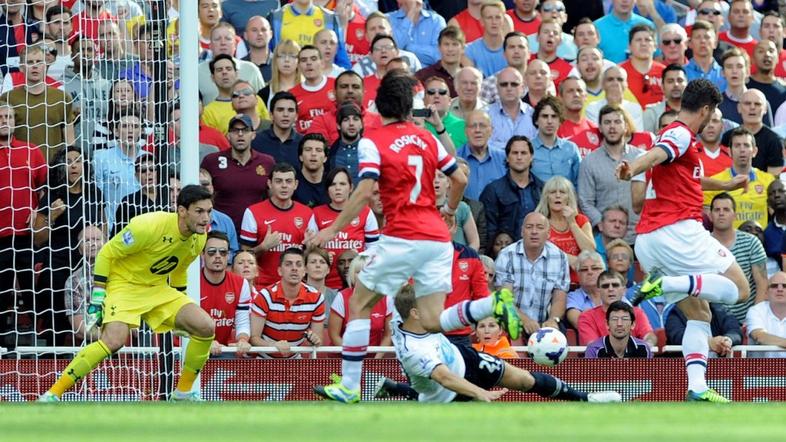 Giroud Lloris Arsenal Tottenham Premier League Anglija liga prvenstvo