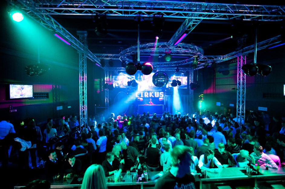 Disco hiti zavrteli Cirkus