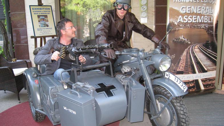 Udeleženci četrtkove predpremiere dokumentarnega filma Hitlerjeva biblija so se 