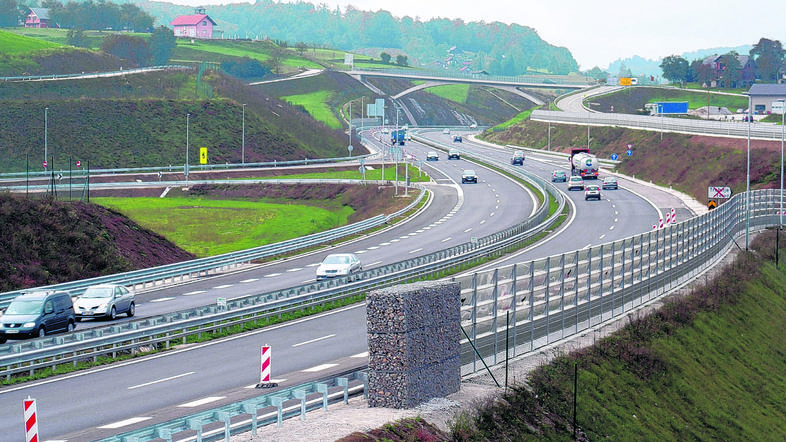 Pritožniki, ki jim Dars za zaščitne ograje dolguje vsaj dva milijona evrov, so m