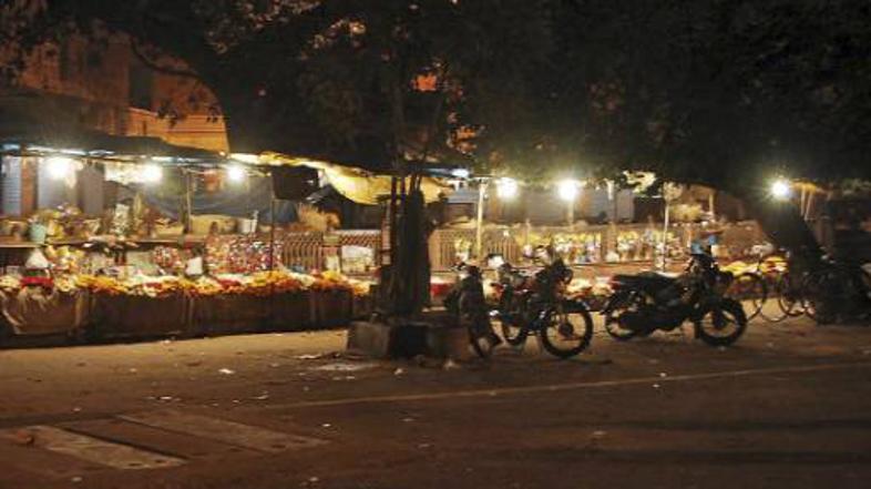 Zapuščena tržnica v Jaipurju po eksplozijah