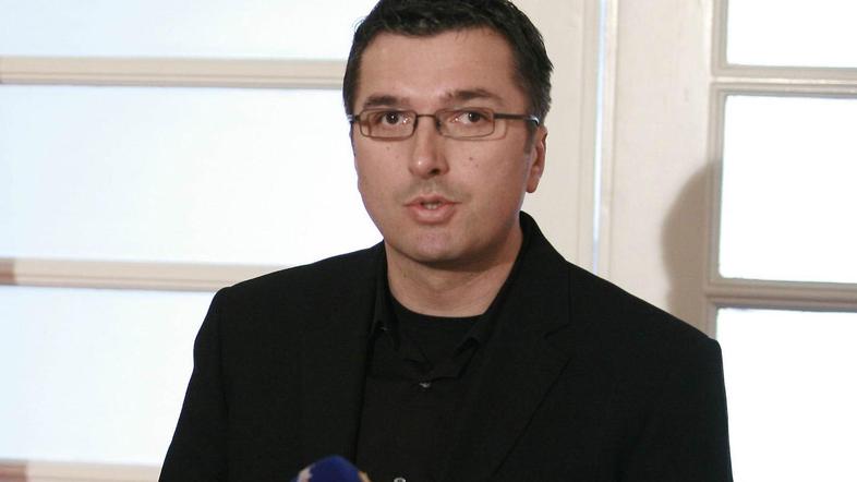 Plače v javnem sektorju bodo ena od ključnih tem nove vlade, napoveduje kandidat