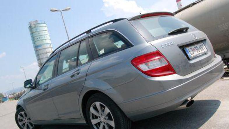 Mercedes-benzov model CT je v primerjavi s predhodnikom zrasel za dovolj zajetni