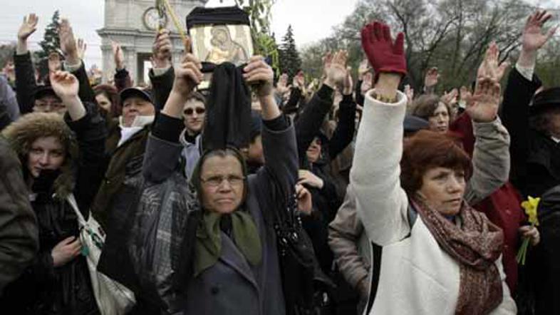 Zaradi protestov je predsednik Voronin že v petek napovedal vnovično štetje glas