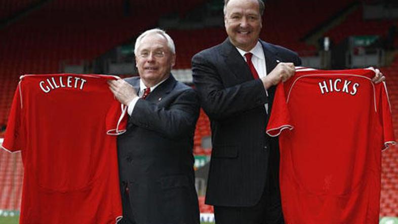 George Gillett in Tom Hicks ob prevzemu nogometnega kluba Liverpool.