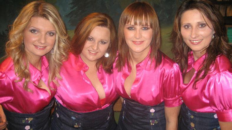 Štiri Vesele Štajerke pojo, da so fante ujele na liman'ce, a kdo ve, ali to drži