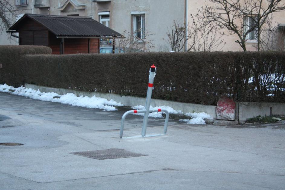 Ovira na Peričevi v Ljubljani