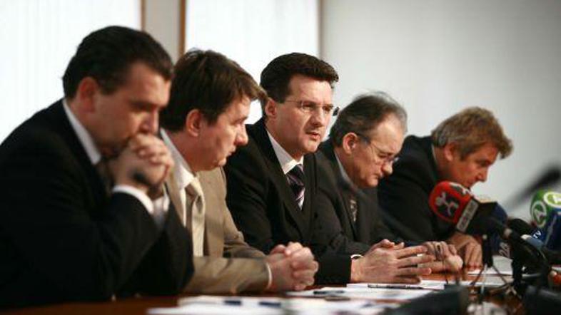 Predlagatelji izredne seje o inflaciji so prepričani, da je ta potrebna.