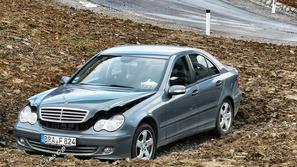 Zapuščeni mercedes