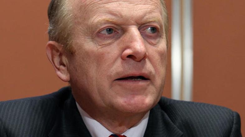 JOZE ZAGOZEN_sad_slo_260907