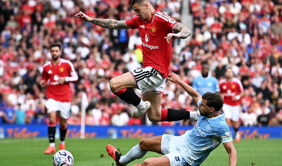 Man City z deseterico osvojil Old Trafford, Šeško brez odgovora Haalandu
