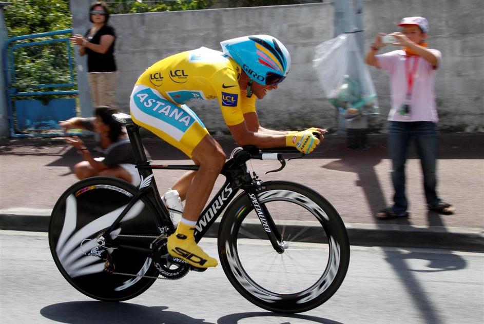 Zmagovalec Toura Alberto Contador je zadnji, ki je padel na enem od dopinških te