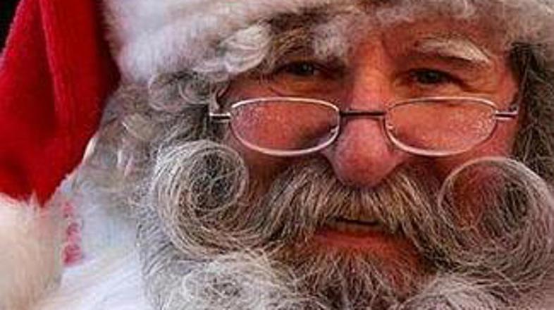 Škotski Božiček brez trebuha želi biti boljši vzornik otrokom kot njegovi "baroč